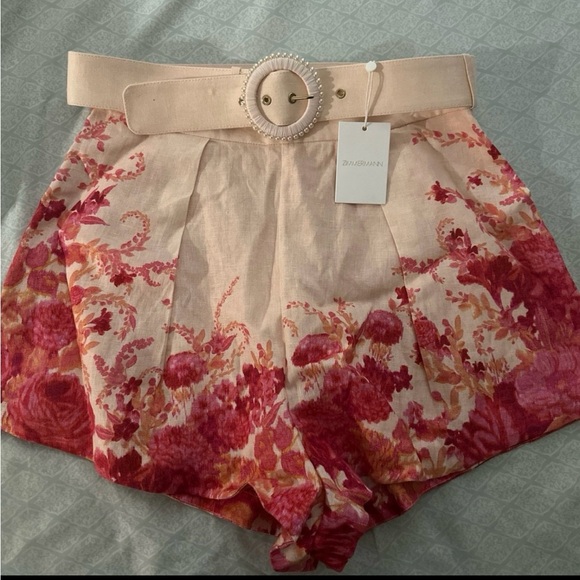 Shorts - Picture 2 of 4